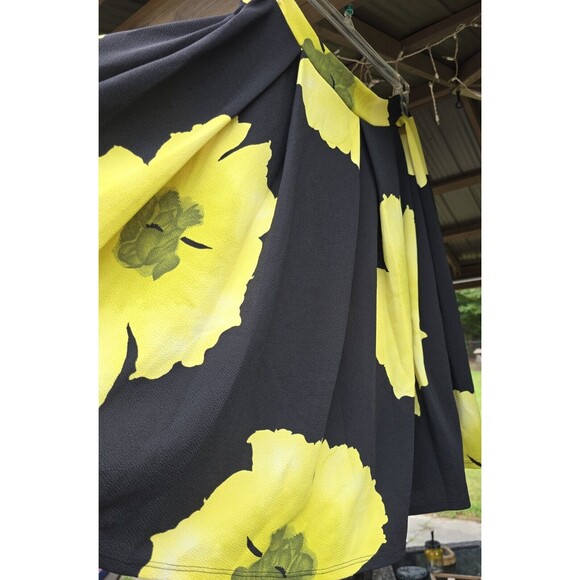 Ashley Stewart Pleated Skirt Black/Yellow Flowers NWT Sz 14 - Picture 3 of 6
